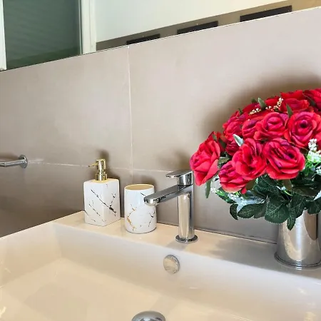 아파트 Armonia House - 2 Minutes From The Station *