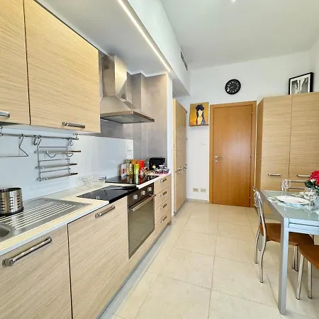 아파트 Armonia House - 2 Minutes From The Station *