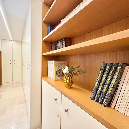 Armonia House - 2 Minutes From The Station דירה