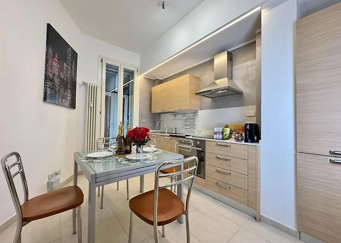 Armonia House - 2 Minutes From The Station