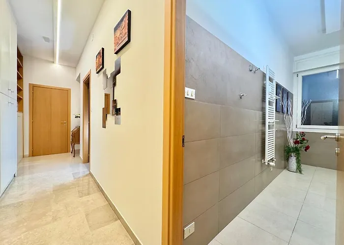 Armonia House - 2 Minutes From The Station 볼로냐